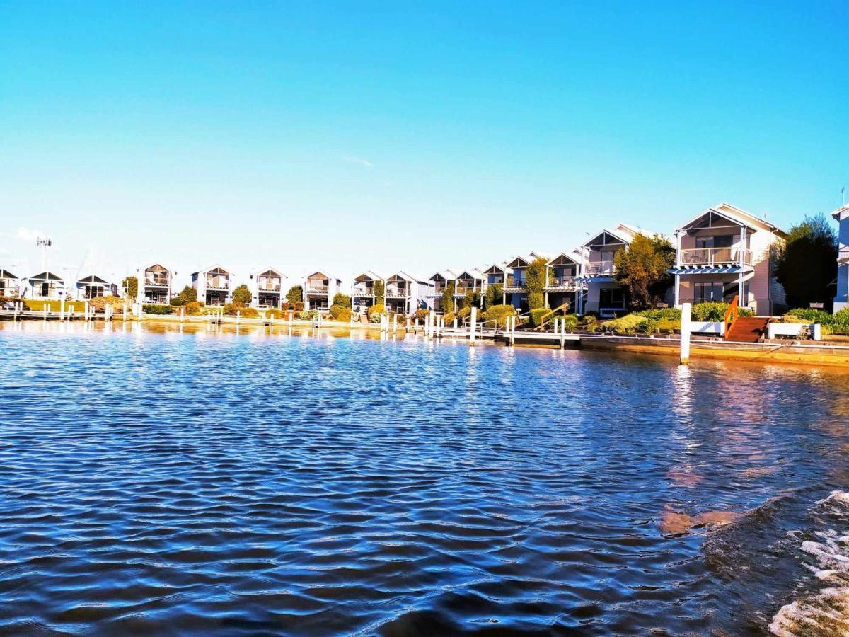 Captains Cove Resort - Waterfront Apartments Paynesville Exterior foto